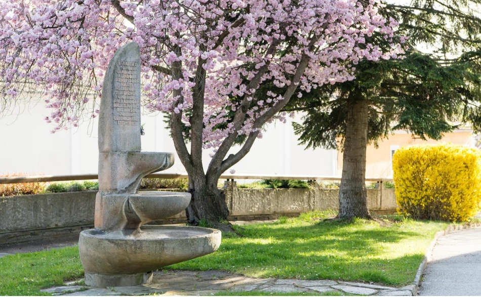 (c) R. Scheiblhofer Brunnen