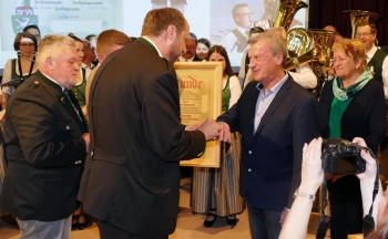 Ehrenring; (c) David Teubl